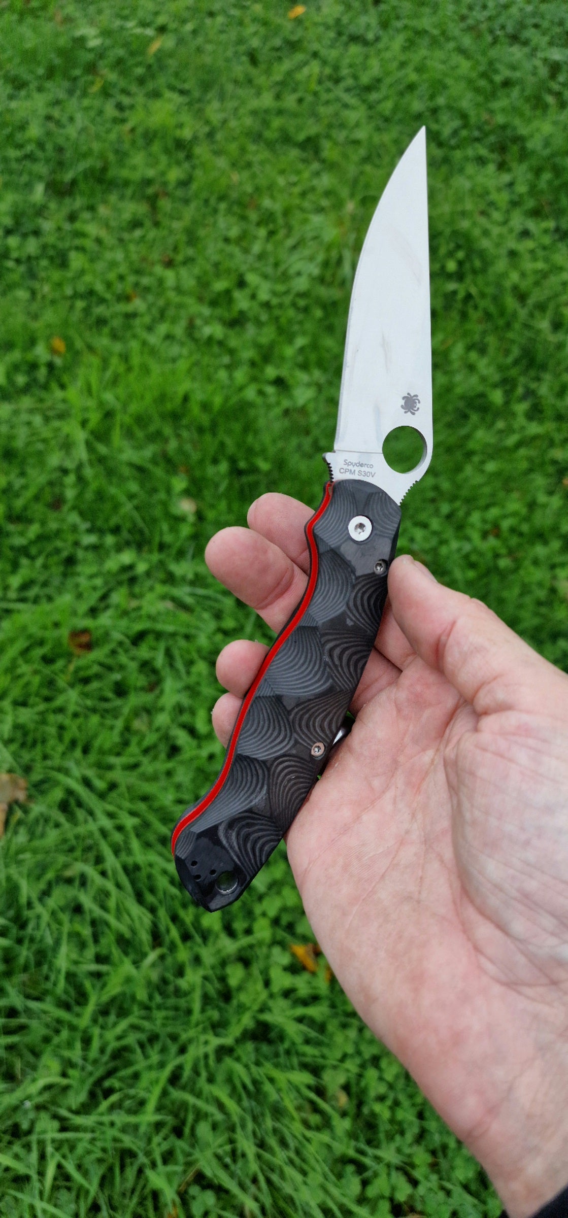 Scales in Carbon By Fatcarbon for Spyderco Military 2
