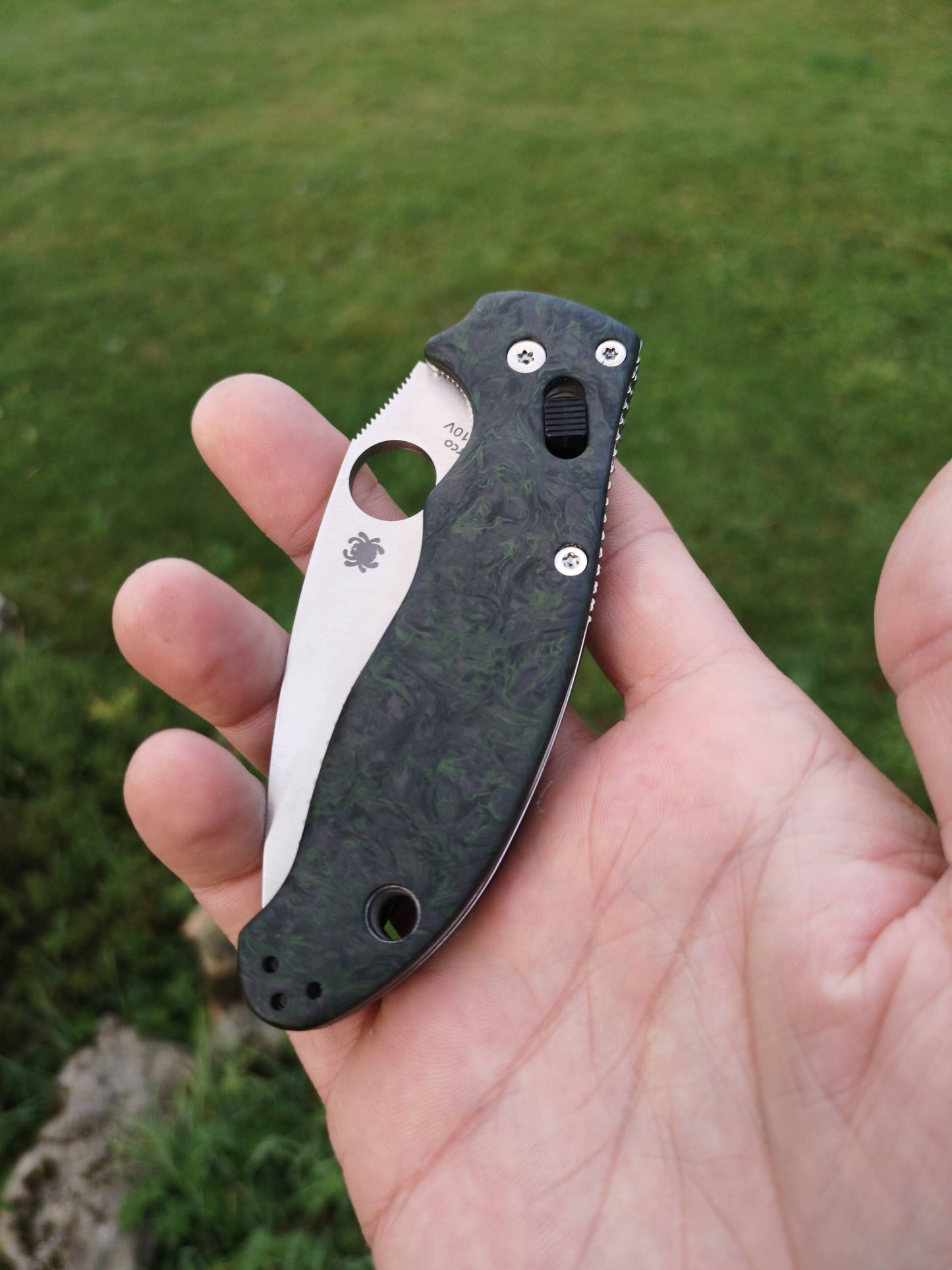 Scales Carbon by Fatcarbon for Spyderco Manix 2 and Manix 2 Lightweight