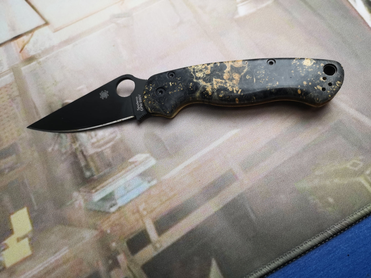 Scales in stabilized wood for Spyderco Paramilitary 2