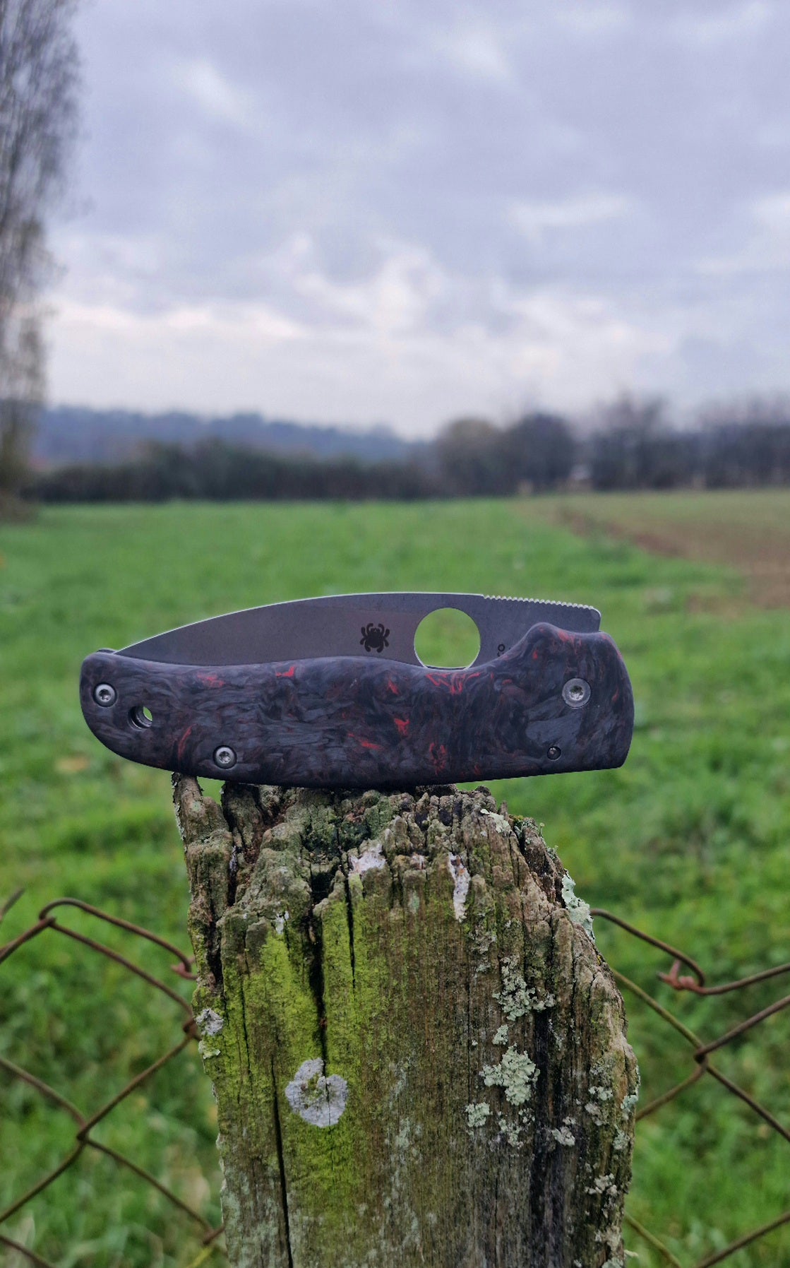 Scales in Carbon by Fatcarbon for spyderco Shaman