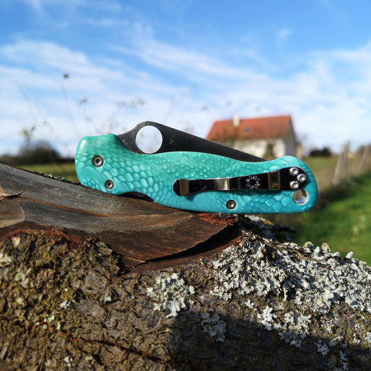 Scales in Juma snake for Spyderco Paramilitary 2
