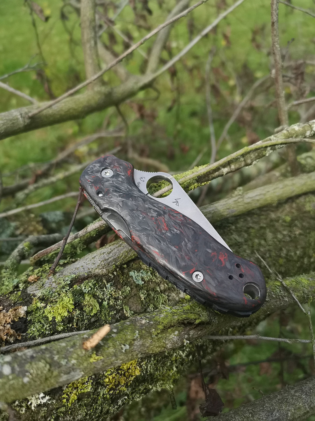 Scales in Carbon by Fatcarbon for Spyderco Para 3