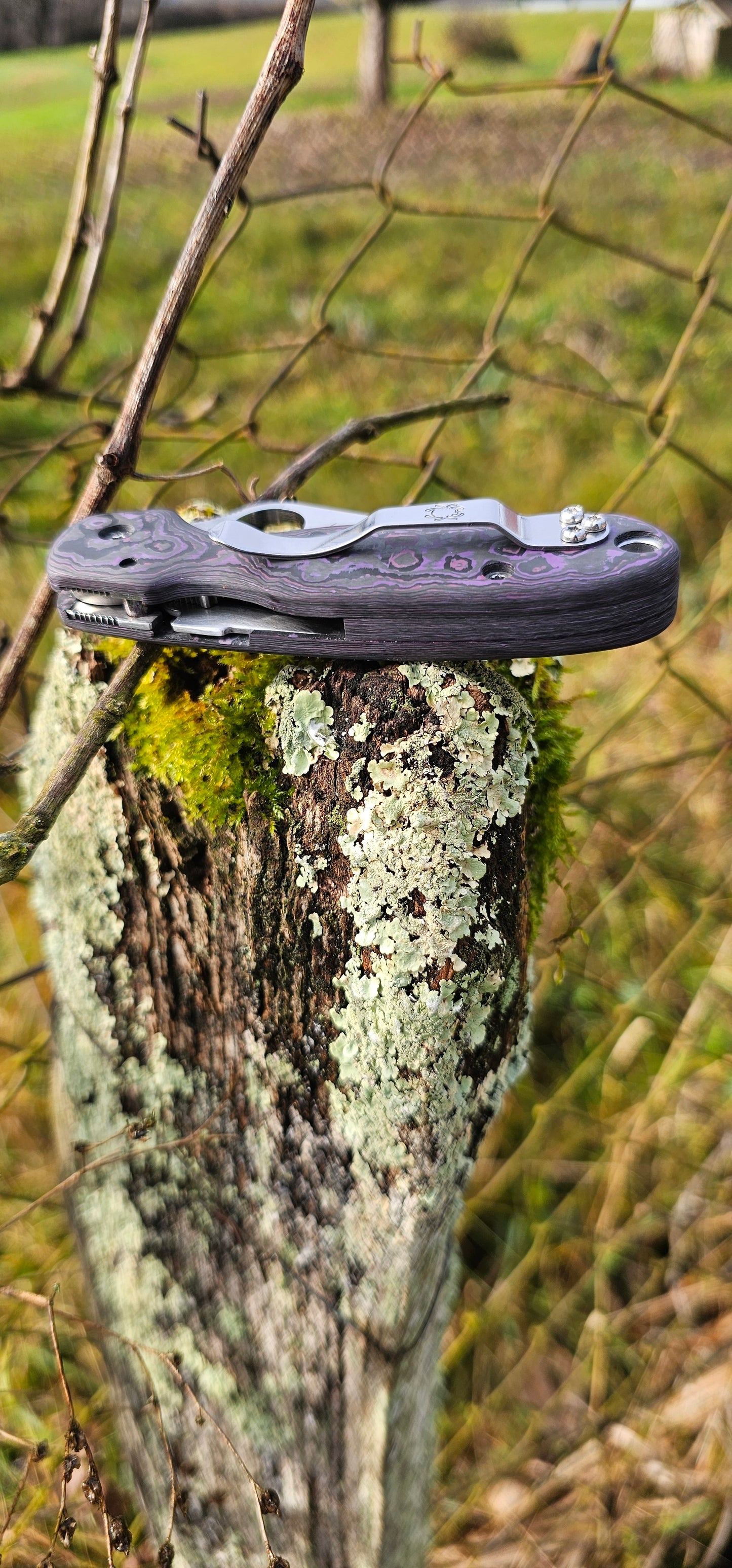 Scales in Carbon by Fatcarbon for Spyderco Para 3