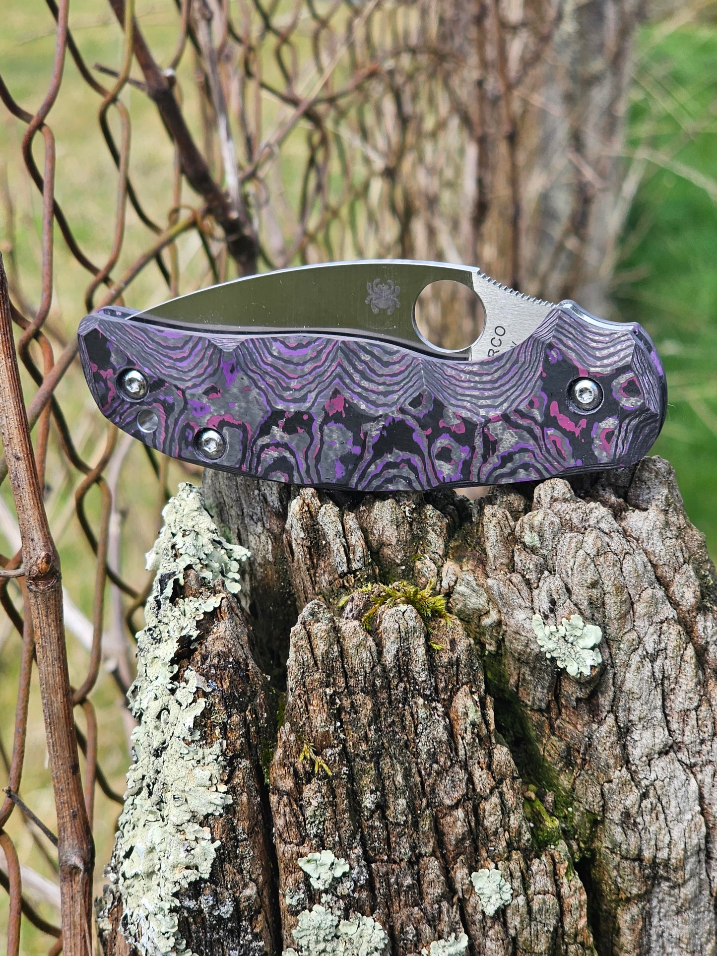 Scales in Carbon by Fatcarbon for Spyderco Sage 5 and 6