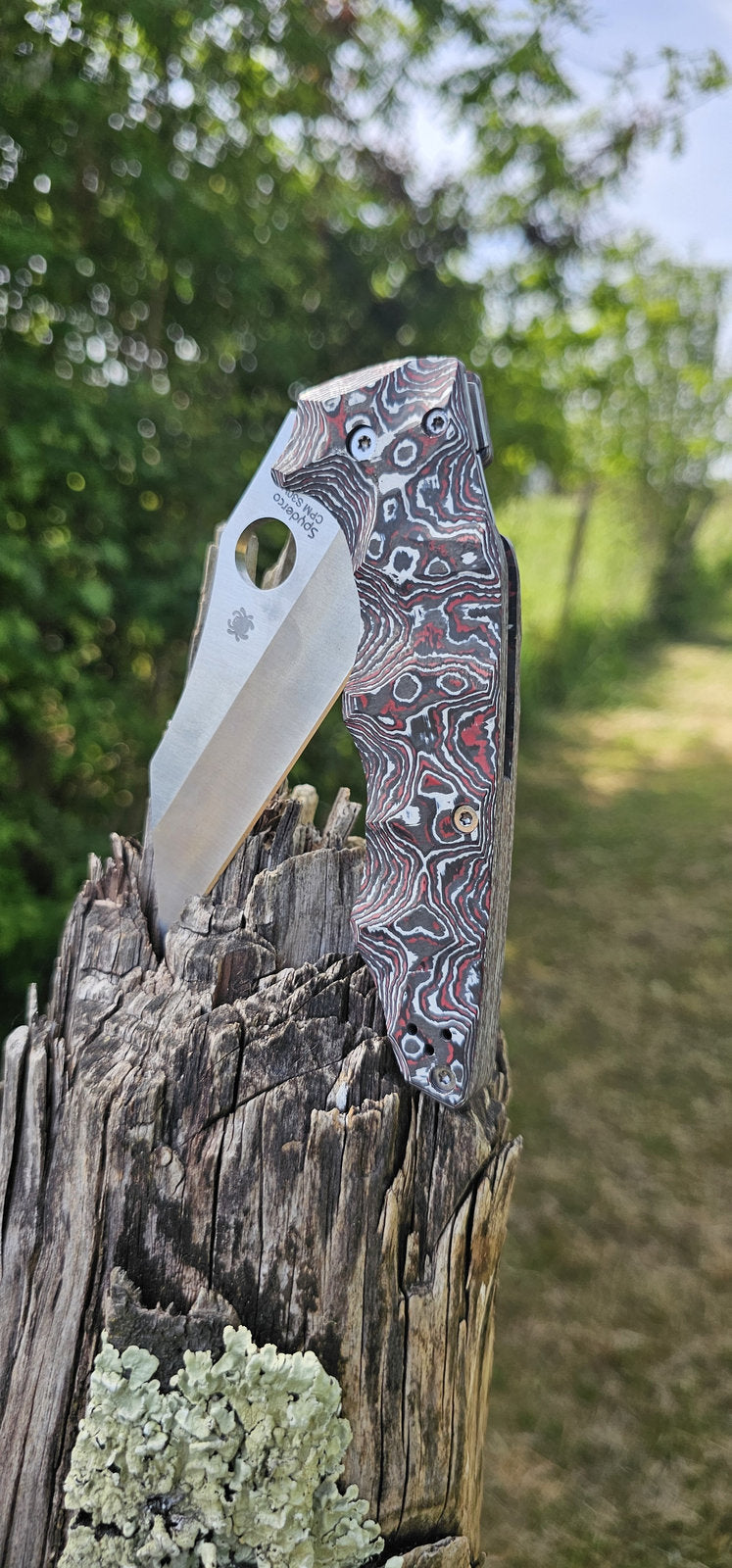 Scales in Carbon by Fatcarbon for Spyderco Yojimbo/Yojumbo