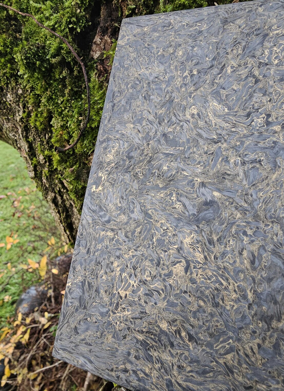 Scales in Carbon by Fatcarbon for Spyderco Paramilitary 2