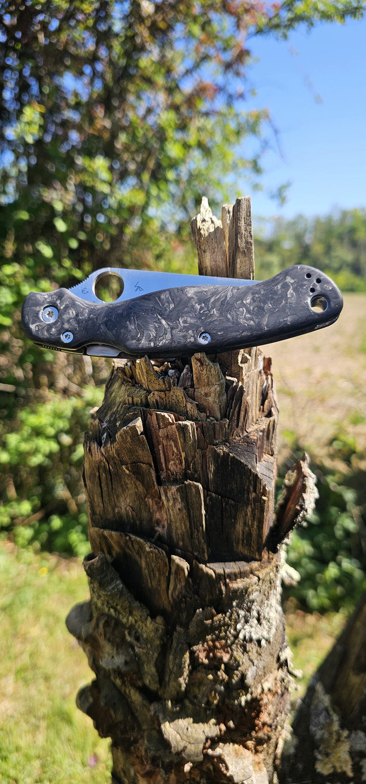 Scales in Carbon by Fatcarbon for Spyderco Military 2