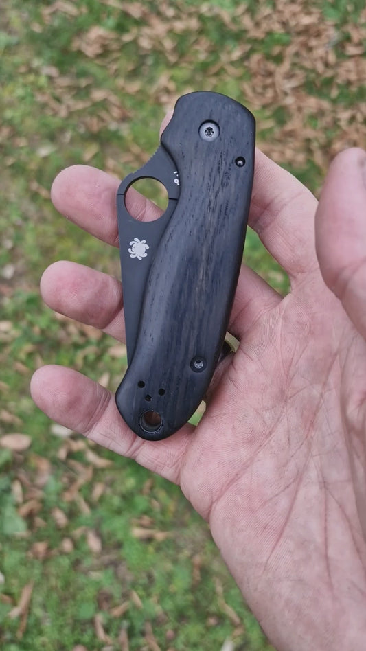 Scales in bog oak for Spyderco Para 3