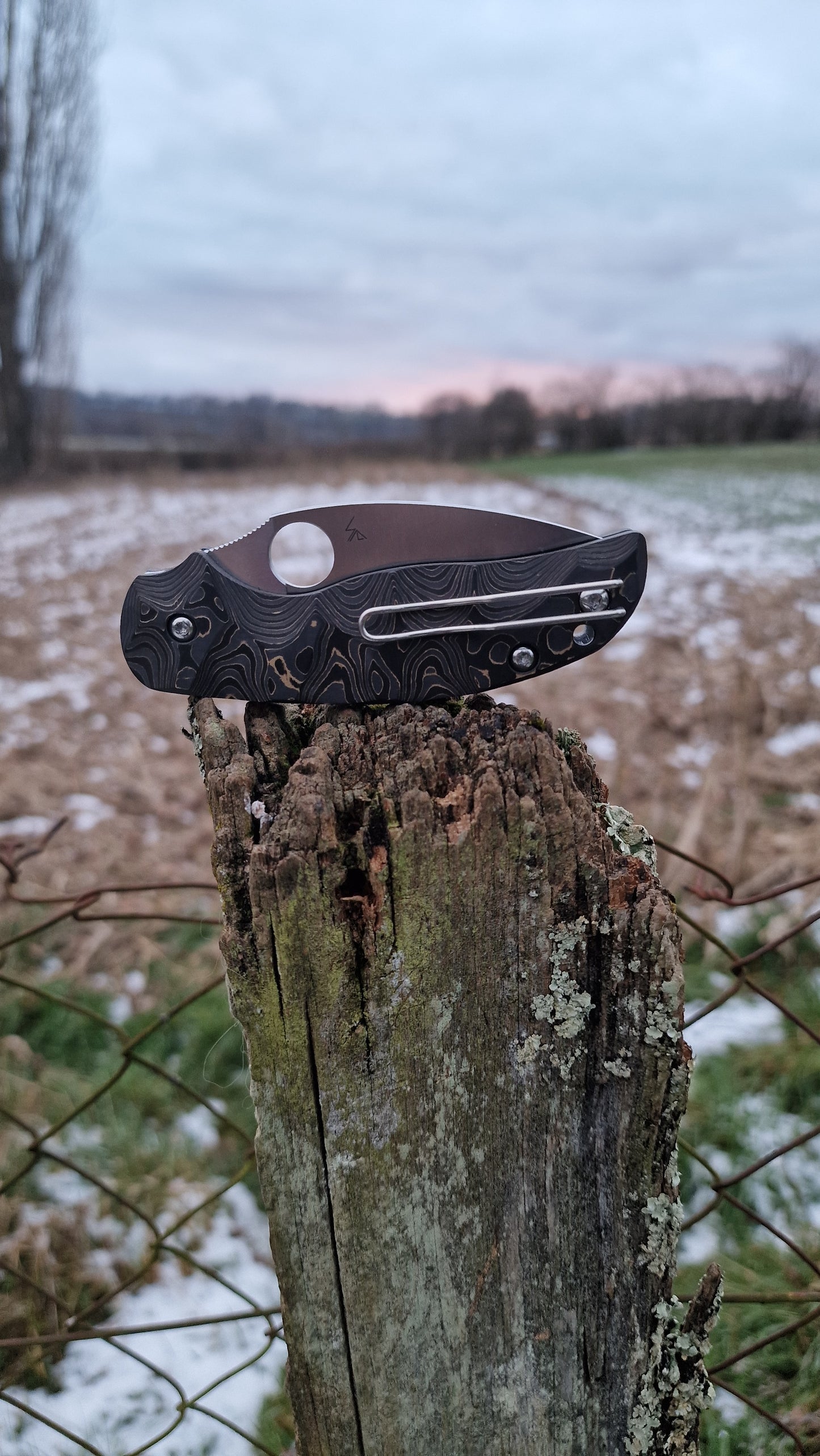 Scales in Carbon by Fatcarbon for Spyderco Sage 5 and 6