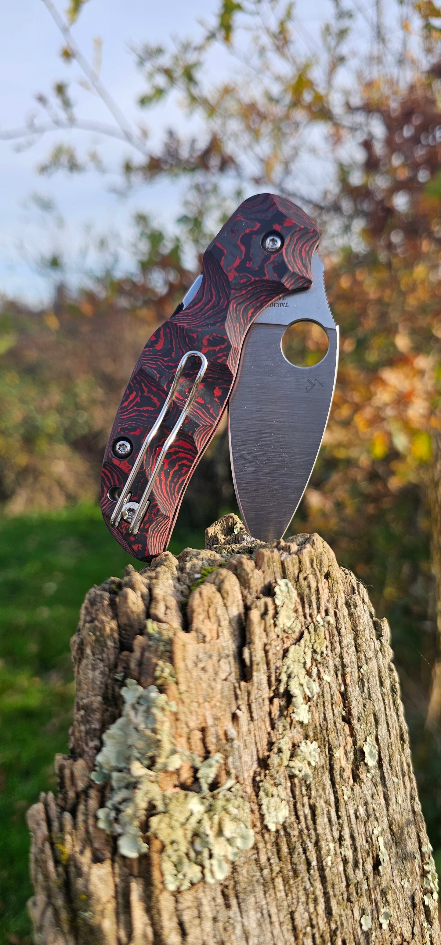 Scales in Carbon by Fatcarbon for Spyderco Sage 5 and 6