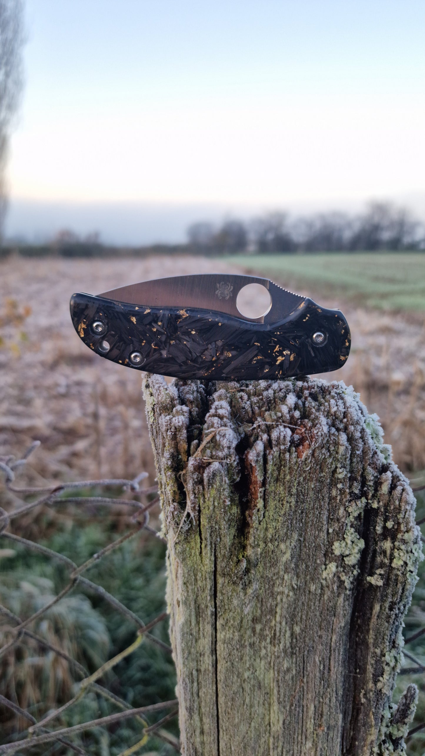 Scales in Shredded carbon for Spyderco Sage 5, 5LW or 6