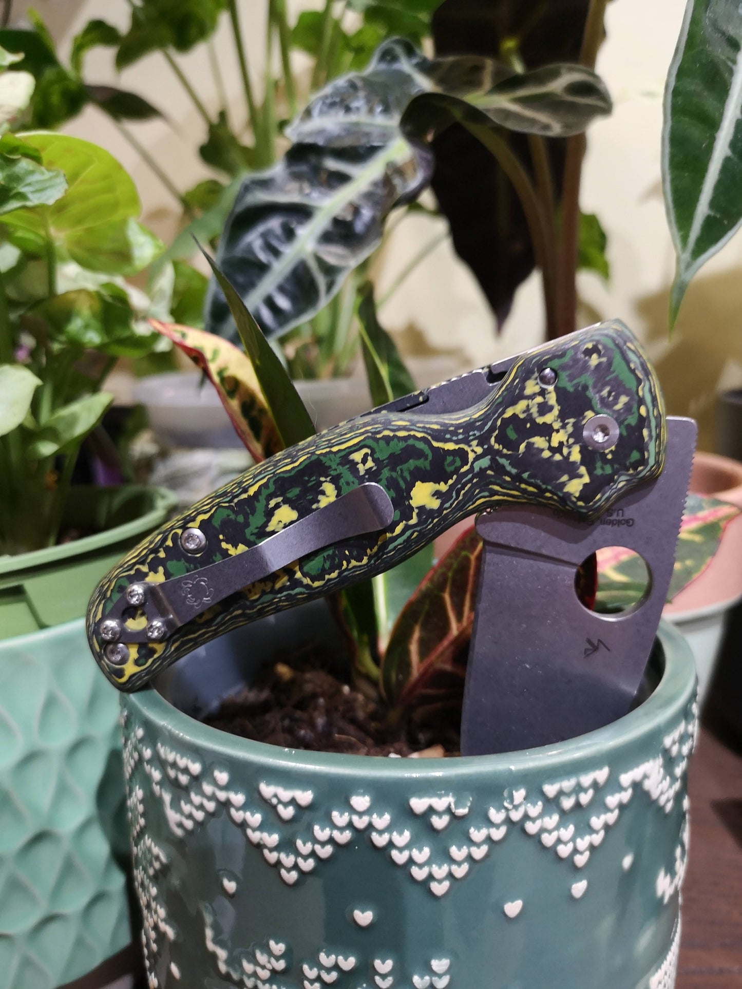 Scales in Carbon by Fatcarbon for spyderco Shaman