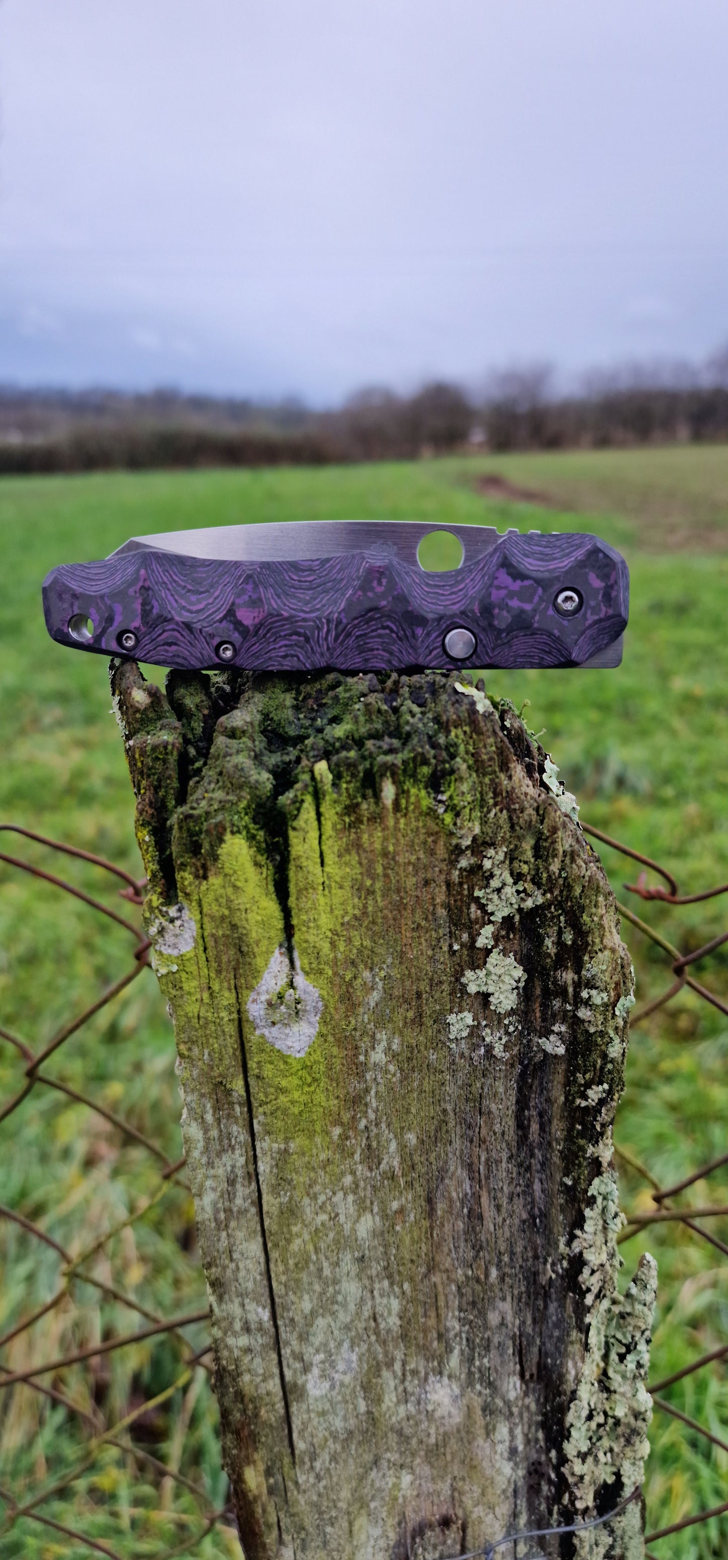 Scales in Carbon by Fatcarbon for Spyderco Smock