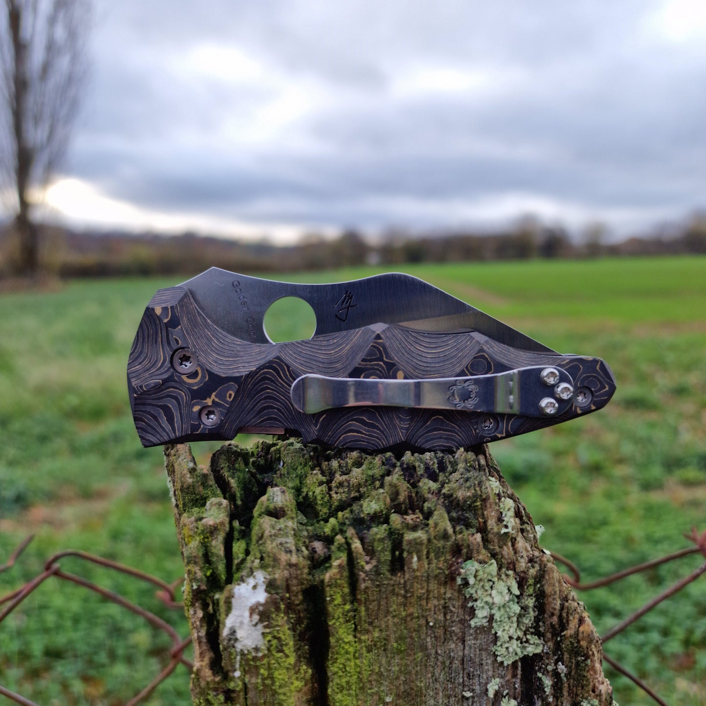 Scales in Carbon by Fatcarbon for Spyderco Yojimbo/Yojumbo
