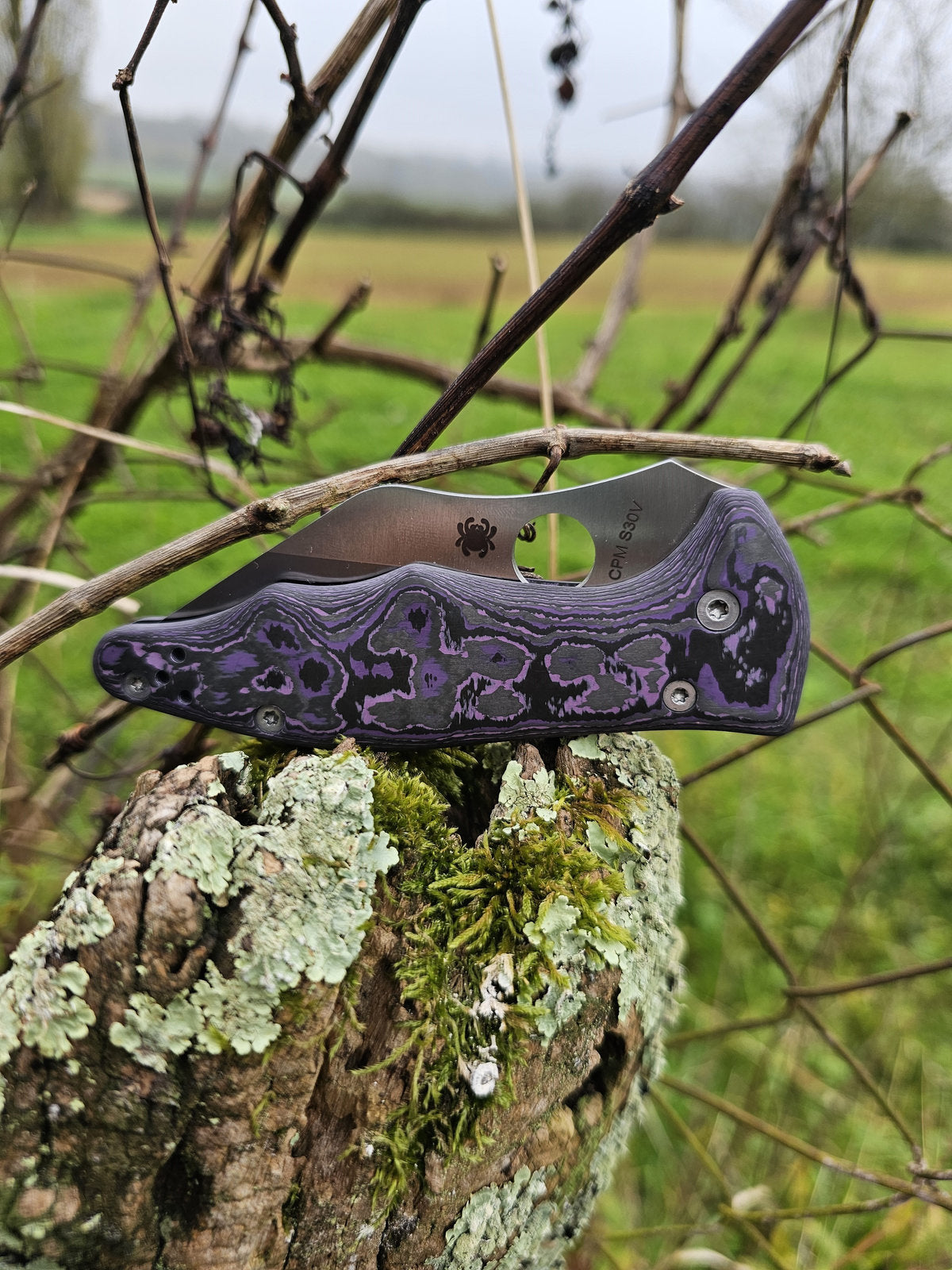 Scales in Carbon by Fatcarbon for Spyderco Yojimbo/Yojumbo